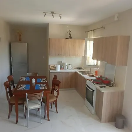 Village House * Ágios Matthaíos