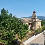 Nyaraló Village House